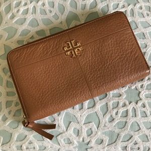 Tory Burch Bags - Tory Burch Wallet Tory Burch Bags - Tory Burch Wallet